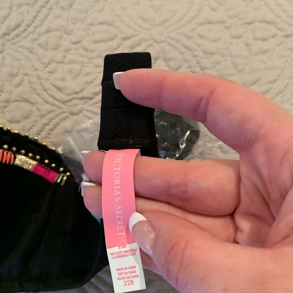 Victoria’s Secret bathing suit top padded - Picture 3 of 7